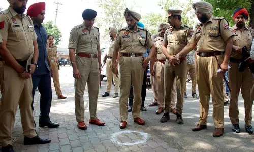 Amritsar पुलिस के साथ मुठभेड़ में कुख्यात अपराधी घायल Amritsar पुलिस के साथ मुठभेड़ में कुख्यात अपराधी घायल