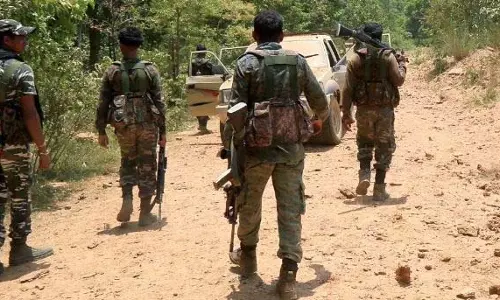 Jharkhand में सुरक्षा बलों ने नक्सली समूह के दो शीर्ष नेताओं को मार गिराया Jharkhand में सुरक्षा बलों ने नक्सली समूह के दो शीर्ष नेताओं को मार गिराया