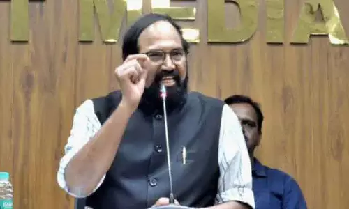 Uttam Kumar Reddy प्राणहिता-चेवेल्ला से मेडिगड्डा में बदलाव की आलोचना करते