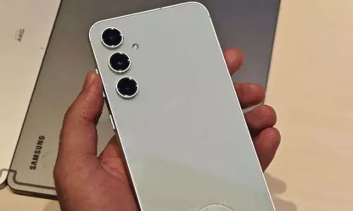 Samsung Galaxy S23 256GB की कीमत आधे से भी हुई कम, बंपर डिस्काउंट Samsung Galaxy S23 256GB की कीमत आधे से भी हुई कम, बंपर डिस्काउंट