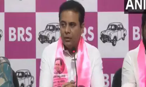 KTR ने नेशनल हेराल्ड मामले को लेकर कांग्रेस पर निशाना साधा KTR ने नेशनल हेराल्ड मामले को लेकर कांग्रेस पर निशाना साधा