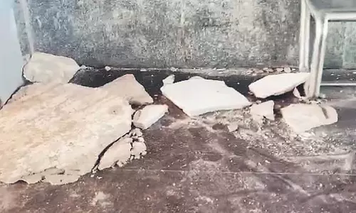 Andhra के गुंटकल रेलवे स्टेशन पर छत गिरने से बालक की मौत