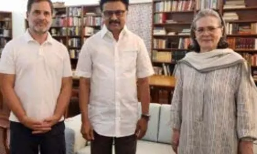 स्टालिन ने दिल्ली में सोनिया और राहुल से मुलाकात की स्टालिन ने दिल्ली में सोनिया और राहुल से मुलाकात की
