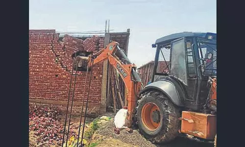 Mohali के झामपुर में GMADA ने चलाया बुलडोजर Mohali के झामपुर में GMADA ने चलाया बुलडोजर