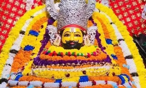 Khatu Shyam Dham: जहां बर्बरीक ने दिया था शीशदान, आस्था का प्रतीक Khatu Shyam Dham: जहां बर्बरीक ने दिया था शीशदान, आस्था का प्रतीक