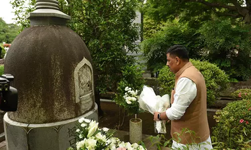 सर्वदलीय प्रतिनिधिमंडल ने Tokyo में स्वतंत्रता सेनानी रास बिहारी बोस को श्रद्धांजलि दी सर्वदलीय प्रतिनिधिमंडल ने Tokyo में स्वतंत्रता सेनानी रास बिहारी बोस को श्रद्धांजलि दी