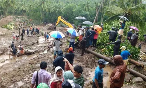 Kerala में बारिश ने मचाई तबाही भूस्खलन से एक की मौत Kerala में बारिश ने मचाई तबाही भूस्खलन से एक की मौत