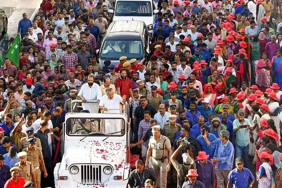 एनएच 66 के ढहने के बाद LDF के 4 साल पूरे, आरोप-प्रत्यारोप का दौर शुरू एनएच 66 के ढहने के बाद LDF के 4 साल पूरे, आरोप-प्रत्यारोप का दौर शुरू