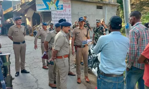 Haldwani: सुरक्षा व्यवस्था चाक-चौबंद करने को पुलिस का सत्यापन अभियान