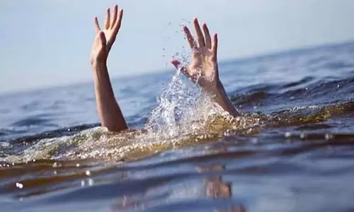 बेटी प्रेमी के साथ भाग गई; एक ही परिवार के तीन सदस्यों ने निराशा में झील में कूदकर की आत्महत्या बेटी प्रेमी के साथ भाग गई; एक ही परिवार के तीन सदस्यों ने निराशा में झील में कूदकर की आत्महत्या