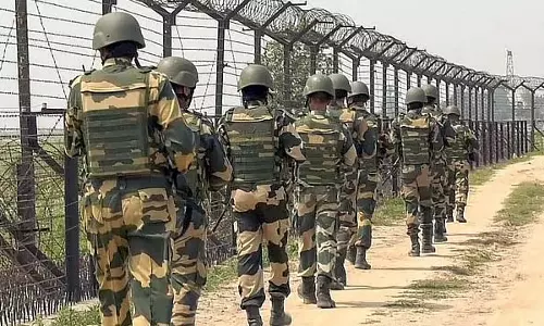 गुजरात: भारत-पाक सीमा पर पाक घुसपैठिया मारा गया- BSF