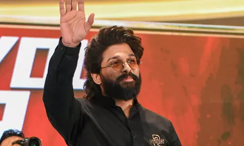 Allu Arjun ने अपने पहले निर्देशक राघवेंद्र राव गरु को एक खास तोहफा दिया