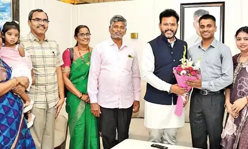 Andhra : केंद्रीय मंत्री ने कीर्ति चक्र रामगोपाल नायडू को बधाई दी