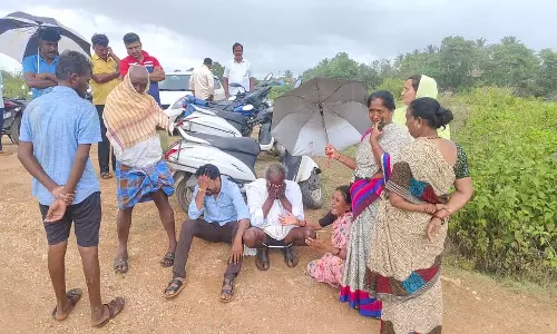 एक ही परिवार के तीन सदस्यों ने की आत्महत्या; क्या बेटी के घर छोड़कर चले जाने से ऐसा हुआ?