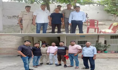 राजस्व कर्मचारी तीन लाख तो कम्प्यूटर ऑपरेटर एक लाख रुपये रिश्वत लेते गिरफ्तार