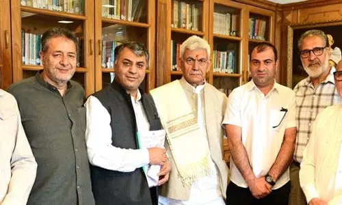 KCCI ने व्यापारियों को केंद्र के राहत पैकेज के लिए एलजी सिन्हा से हस्तक्षेप की मांग की