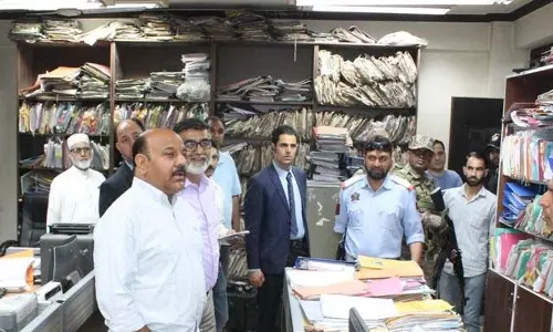 उपमुख्यमंत्री ने Srinagar में सरकारी कार्यालयों का किया औचक दौरा