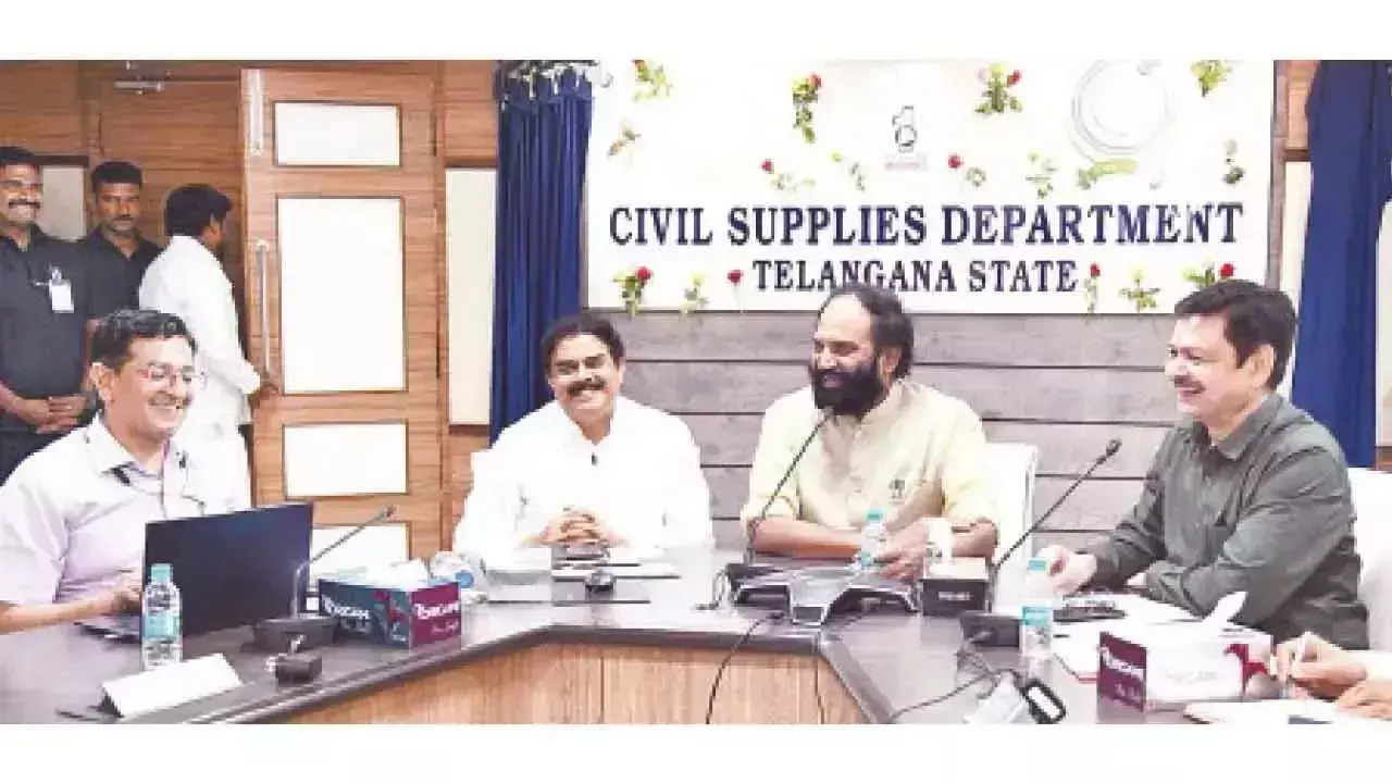 Telangana: तेलुगु लोगों के कल्याण के लिए मिलकर काम करेंगे Telangana: तेलुगु लोगों के कल्याण के लिए मिलकर काम करेंगे