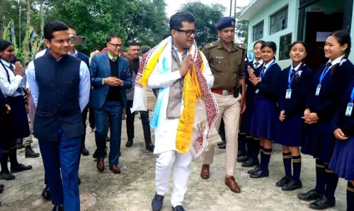 Sikkim : पाकयोंग एक महत्वपूर्ण हवाई अड्डा है, इसे जल्द ही चालू कर दिया जाएगा Sikkim : पाकयोंग एक महत्वपूर्ण हवाई अड्डा है, इसे जल्द ही चालू कर दिया जाएगा