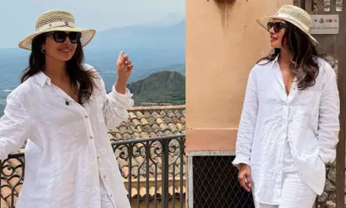 Priyanka Chopra ने अपनी गर्मियों की छुट्टियों के लिए टोपी और धूप के चश्मे के साथ सफ़ेद रंग का चयन किया Priyanka Chopra ने अपनी गर्मियों की छुट्टियों के लिए टोपी और धूप के चश्मे के साथ सफ़ेद रंग का चयन किया