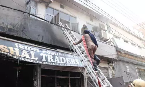 Ludhiana: सुंदर नगर होजरी की दुकान में भीषण आग Ludhiana: सुंदर नगर होजरी की दुकान में भीषण आग