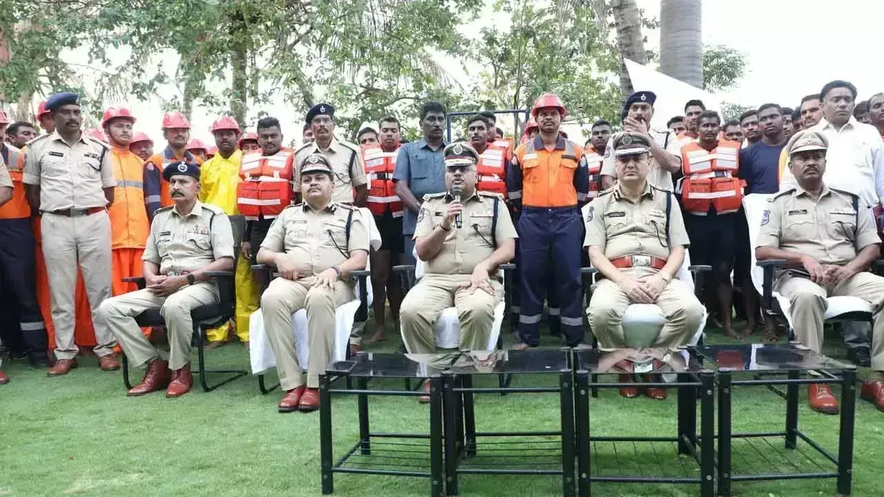 राज्य के डीजीपी ने TGSP कर्मियों द्वारा एसडीआरएफ प्रदर्शन देखा