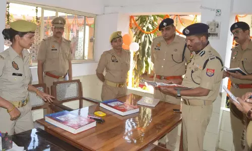 Bareilly: पुलिस उप महानिरीक्षक अजय साहनी ने भोजीपुरा थाने का वार्षिक निरीक्षण किया