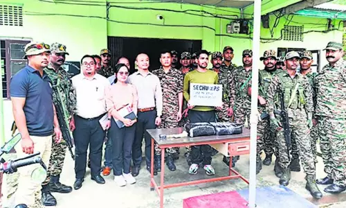 CRPF और पुलिस ने 14.3 किलोग्राम संदिग्ध अफीम बरामद की