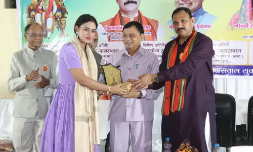 स्वास्थ्य मंत्री और कैबिनेट मंत्री कलार समाज के सम्मान समारोह हुए शामिल स्वास्थ्य मंत्री और कैबिनेट मंत्री कलार समाज के सम्मान समारोह हुए शामिल