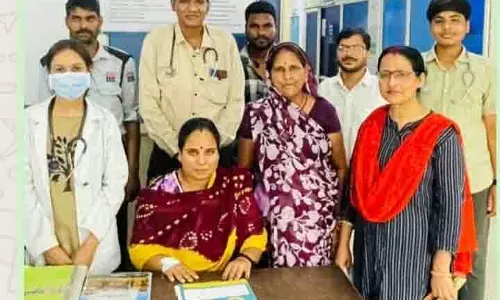 हर्निया का डॉ झारिया ने महिला का किया सफल सीजर ऑपरेशन, बाद में मरीज को किया डिस्चार्ज