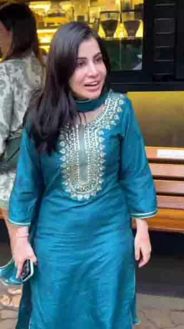 उर्फी जावेद की देसी अदाएं