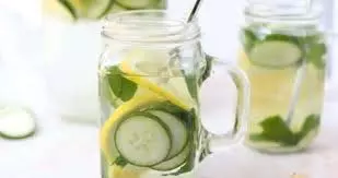 Cucumber Water: गर्मियों में पिएं खीरे का पानी, यहां जानें इसके कमाल के फायदे Cucumber Water: गर्मियों में पिएं खीरे का पानी, यहां जानें इसके कमाल के फायदे