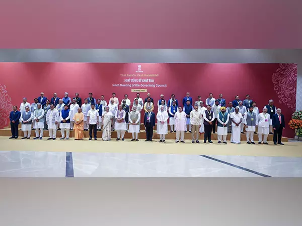 Tripura की नजर 2047 तक प्रति व्यक्ति आय 23,000 डॉलर करने पर है: सीएम डॉ. माणिक साहा Tripura की नजर 2047 तक प्रति व्यक्ति आय 23,000 डॉलर करने पर है: सीएम डॉ. माणिक साहा