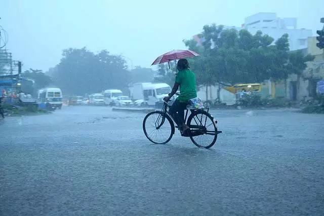 Tamil Nadu : अगले 2 घंटों तक 7 जिलों में बारिश Tamil Nadu : अगले 2 घंटों तक 7 जिलों में बारिश