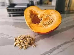 Pumpkin seeds: कद्दू के बीज फेंकने की गलती न करें, जानें बालों के विकास में कैसे मदद करते हैं Pumpkin seeds: कद्दू के बीज फेंकने की गलती न करें, जानें बालों के विकास में कैसे मदद करते हैं