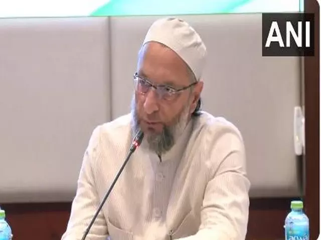 बहरीन में बातचीत के दौरान असदुद्दीन ओवैसी ने Pak को एक असफल राष्ट्र बताया बहरीन में बातचीत के दौरान असदुद्दीन ओवैसी ने Pak को एक असफल राष्ट्र बताया