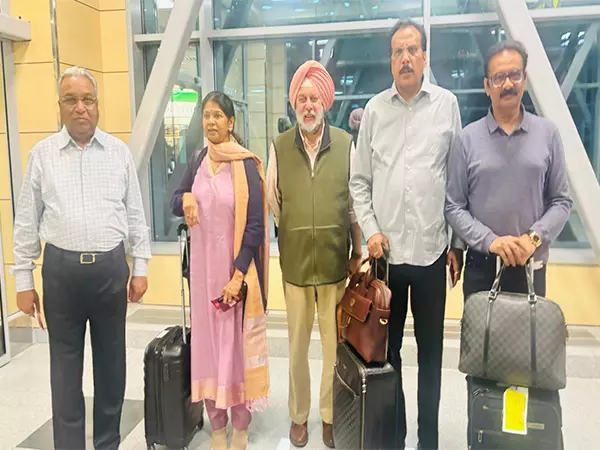 DMK MP कनिमोझी के नेतृत्व में सर्वदलीय प्रतिनिधिमंडल ने मॉस्को दौरे का समापन किया, स्लोवेनिया के लिए रवाना DMK MP कनिमोझी के नेतृत्व में सर्वदलीय प्रतिनिधिमंडल ने मॉस्को दौरे का समापन किया, स्लोवेनिया के लिए रवाना