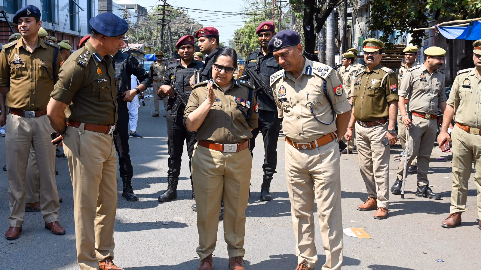 Noida: ट्रैफिक जाम की बढ़ती समस्या के चलते ट्रैफिक पुलिस के अफसरों पर कार्रवाई Noida: ट्रैफिक जाम की बढ़ती समस्या के चलते ट्रैफिक पुलिस के अफसरों पर कार्रवाई