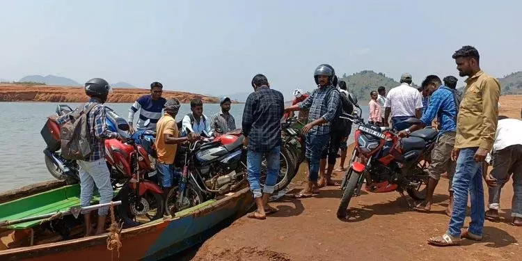 कालाहांडी के जल-बाधित गांव नबरंगपुर पर निर्भर कालाहांडी के जल-बाधित गांव नबरंगपुर पर निर्भर