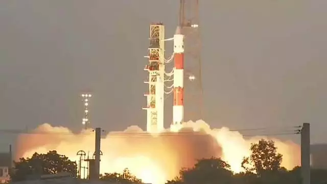 प्रक्षेपण के 7 मिनट के भीतर ही फेल हुआ इसरो रॉकेट; कारण जानने के लिए विश्लेषण समिति गठित प्रक्षेपण के 7 मिनट के भीतर ही फेल हुआ इसरो रॉकेट; कारण जानने के लिए विश्लेषण समिति गठित