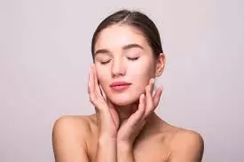 Skin Care: चमकती त्वचा नहीं, मैट लुक चाहिए? गर्मियों में आजमाएं ये 5 उपाय Skin Care: चमकती त्वचा नहीं, मैट लुक चाहिए? गर्मियों में आजमाएं ये 5 उपाय