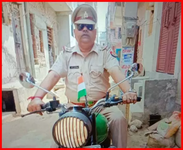 ACP ऑफिस की छत गिरी, SI की गई जान, मचा हड़कंप ACP ऑफिस की छत गिरी, SI की गई जान, मचा हड़कंप