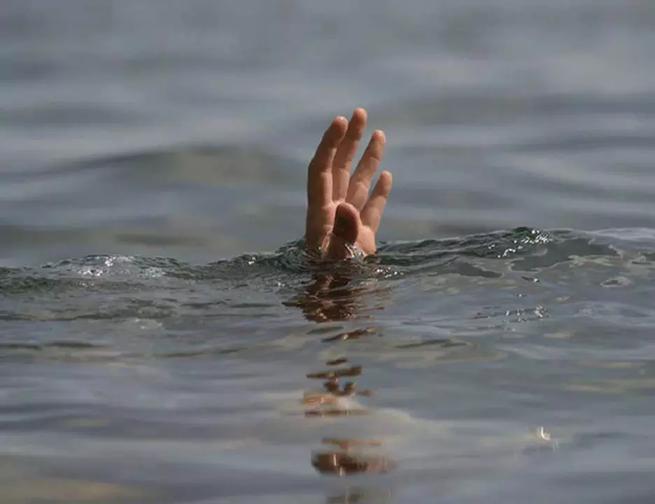 Odisha : भद्रक में अराडी पीठ में दर्शन से पहले युवक डूब गया Odisha : भद्रक में अराडी पीठ में दर्शन से पहले युवक डूब गया