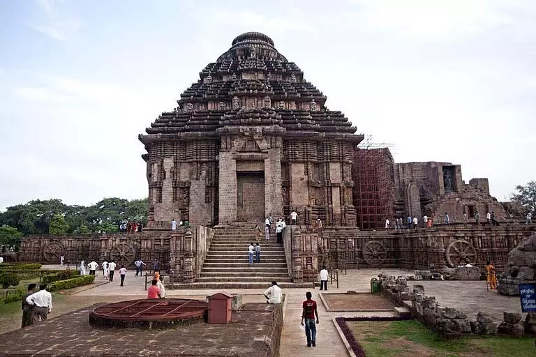 ओडिशा के कोणार्क मंदिर से रेत हटाने का काम जल्द शुरू होगा: ASI DG ओडिशा के कोणार्क मंदिर से रेत हटाने का काम जल्द शुरू होगा: ASI DG