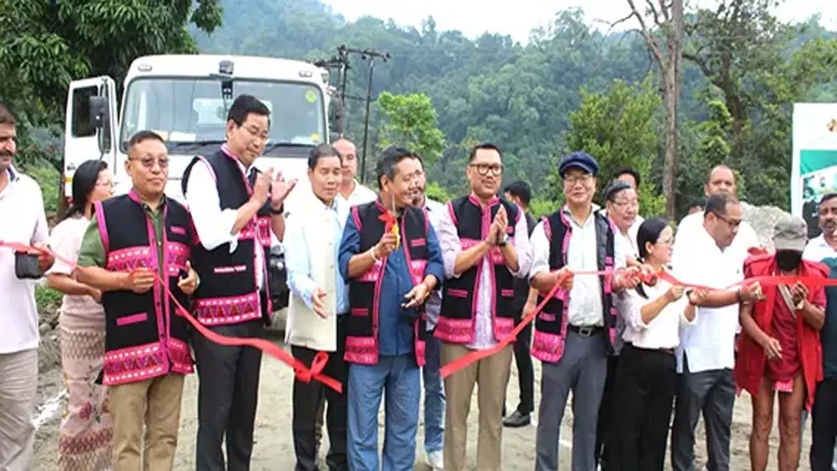Arunachal ने सड़क परियोजना में एफडीआर तकनीक का उपयोग शुरू किया Arunachal ने सड़क परियोजना में एफडीआर तकनीक का उपयोग शुरू किया