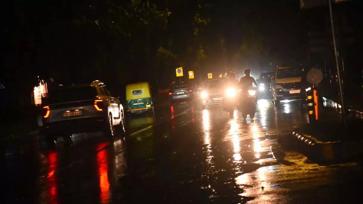 केरल में समय से पहले पहुंचा मानसून, बंगाल में आगमन अनिश्चित केरल में समय से पहले पहुंचा मानसून, बंगाल में आगमन अनिश्चित