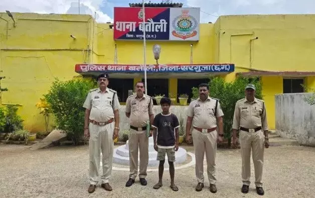 फूफा के बेटे ने किया रेप, गिरफ्तार कर पुलिस ने जेल भेजा फूफा के बेटे ने किया रेप, गिरफ्तार कर पुलिस ने जेल भेजा