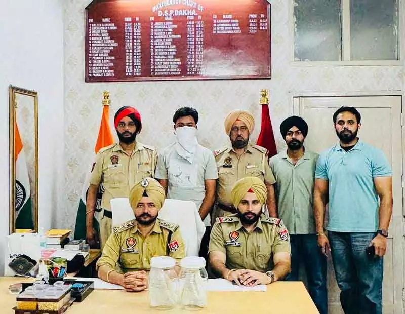 Ludhiana: लूटपाट और झपटमारी के आरोपी गिरफ्तार, चोरी की कार बरामद, साथी फरार Ludhiana: लूटपाट और झपटमारी के आरोपी गिरफ्तार, चोरी की कार बरामद, साथी फरार