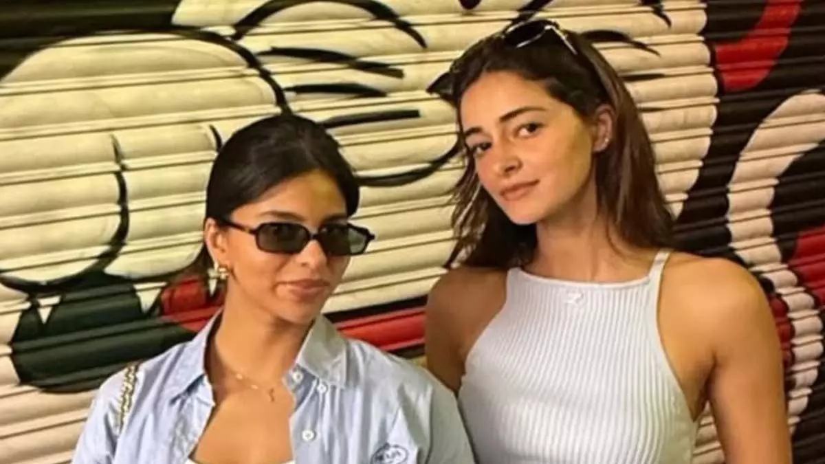 सोशल मीडिया पर सुहाना खान, अनन्या पांडे के अनफ़िल्टर्ड BFF पल सोशल मीडिया पर सुहाना खान, अनन्या पांडे के अनफ़िल्टर्ड BFF पल
