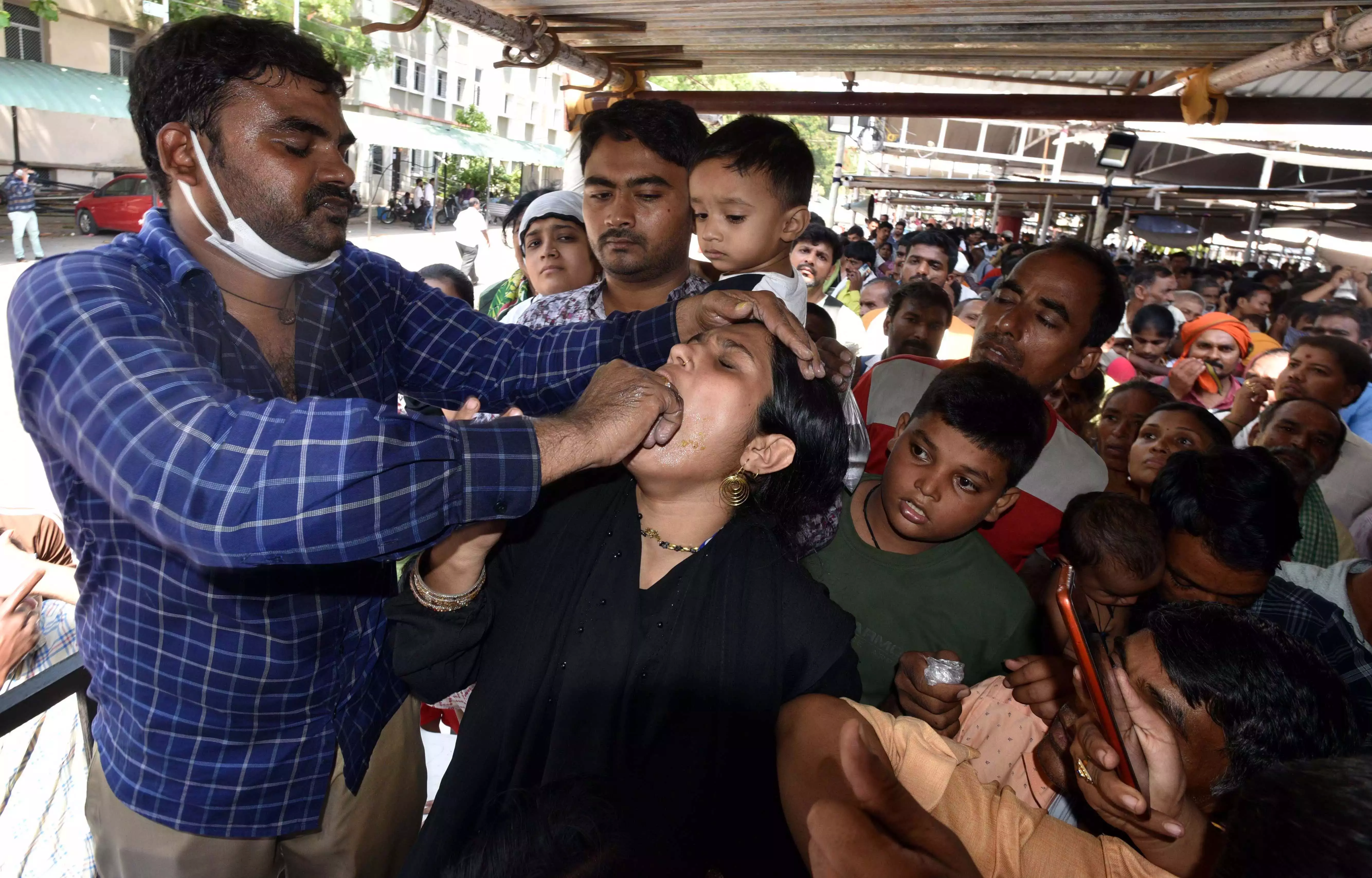 Hyderabad: 8-9 जून को मछली प्रसादम वितरित किया जाएगा Hyderabad: 8-9 जून को मछली प्रसादम वितरित किया जाएगा